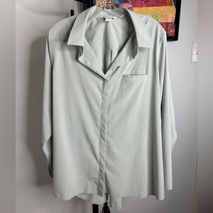 Athleta Urbanite long sleeve button up shirt in light/dark green stripes.Size 1x
